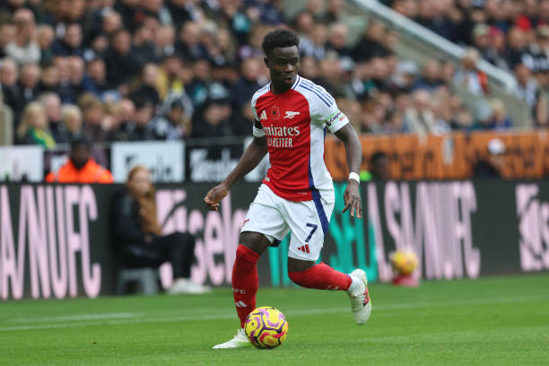 目光逐漸聚 目光逐漸聚